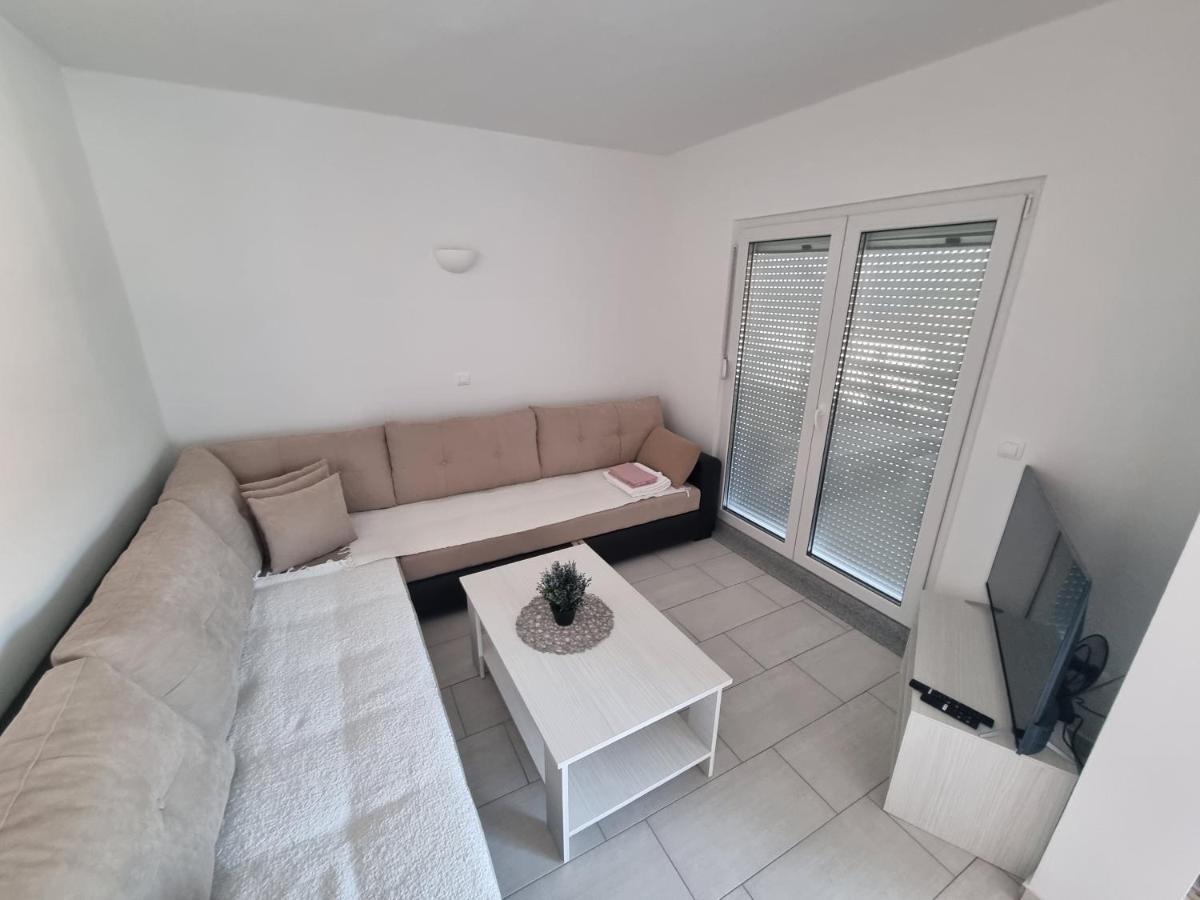 Apartman Telalovic Necujam Exterior photo